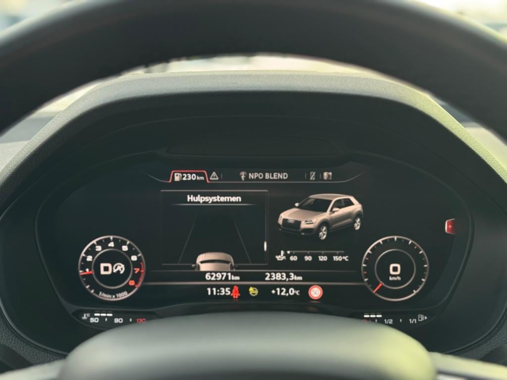 Audi Q2 1.5 tfsi *s edition . virtual * camera * black pack