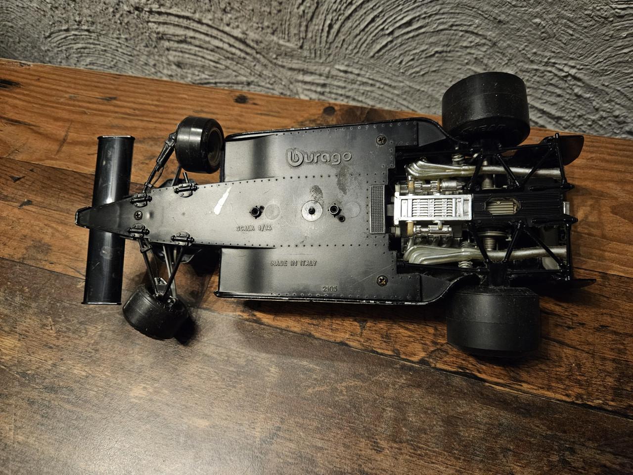 Burago John Player Special Lotus F1 schaalmodel 1:16