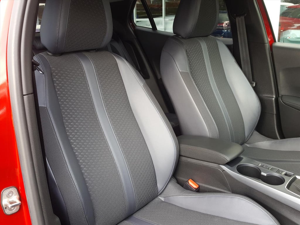 Peugeot 2008 allure pack 1.2 pt-130pk trekhaak | apple carplay & android au