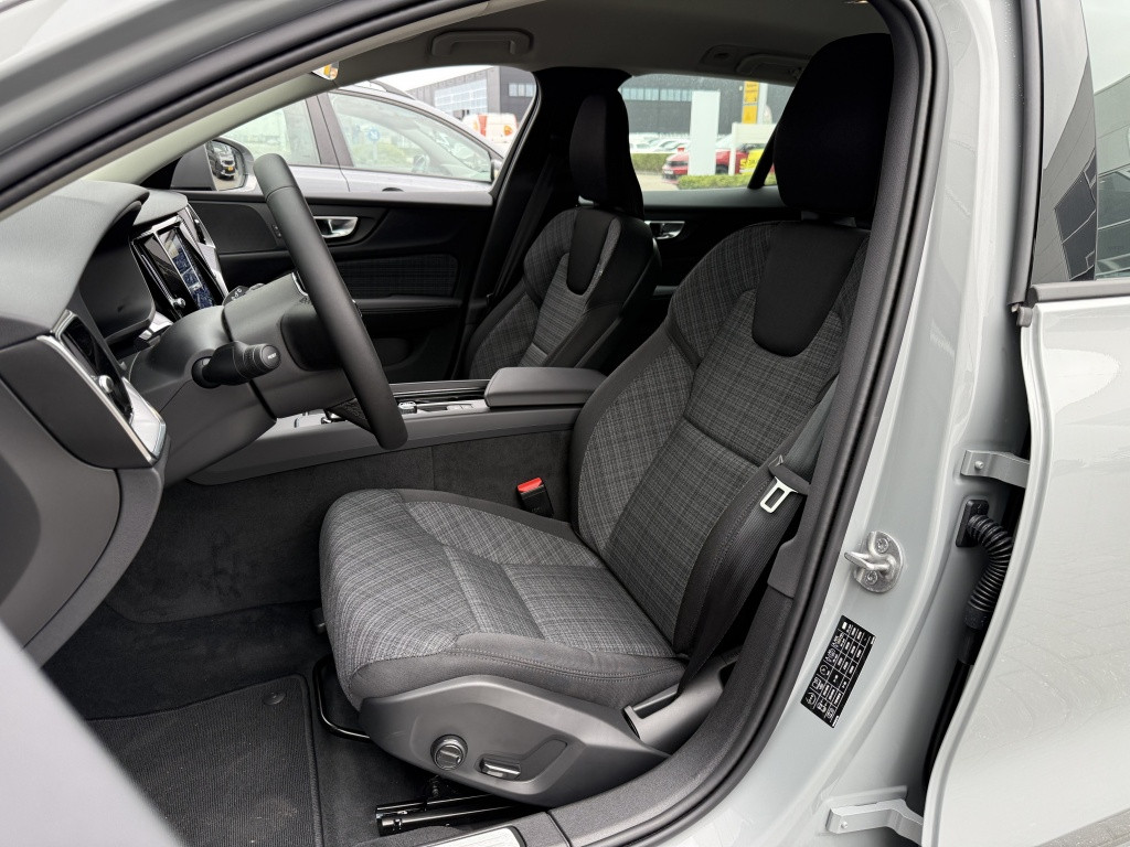 Volvo V60 b3 aut7 163pk essential ed| adap.cruise| camera| stoel.verw