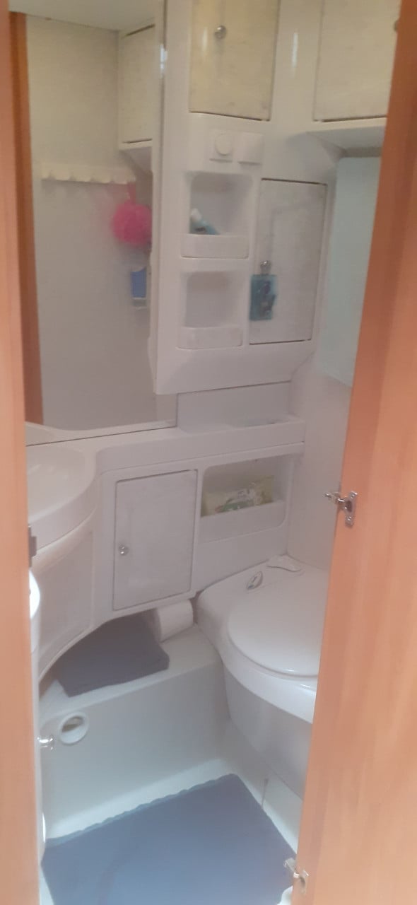 Caravan Hobby De Luxe 495 uit 2006
