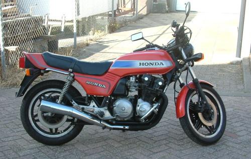 Klassieker  Honda 900 F    ook wel  Bol d'or   1979   slechts 50000KM