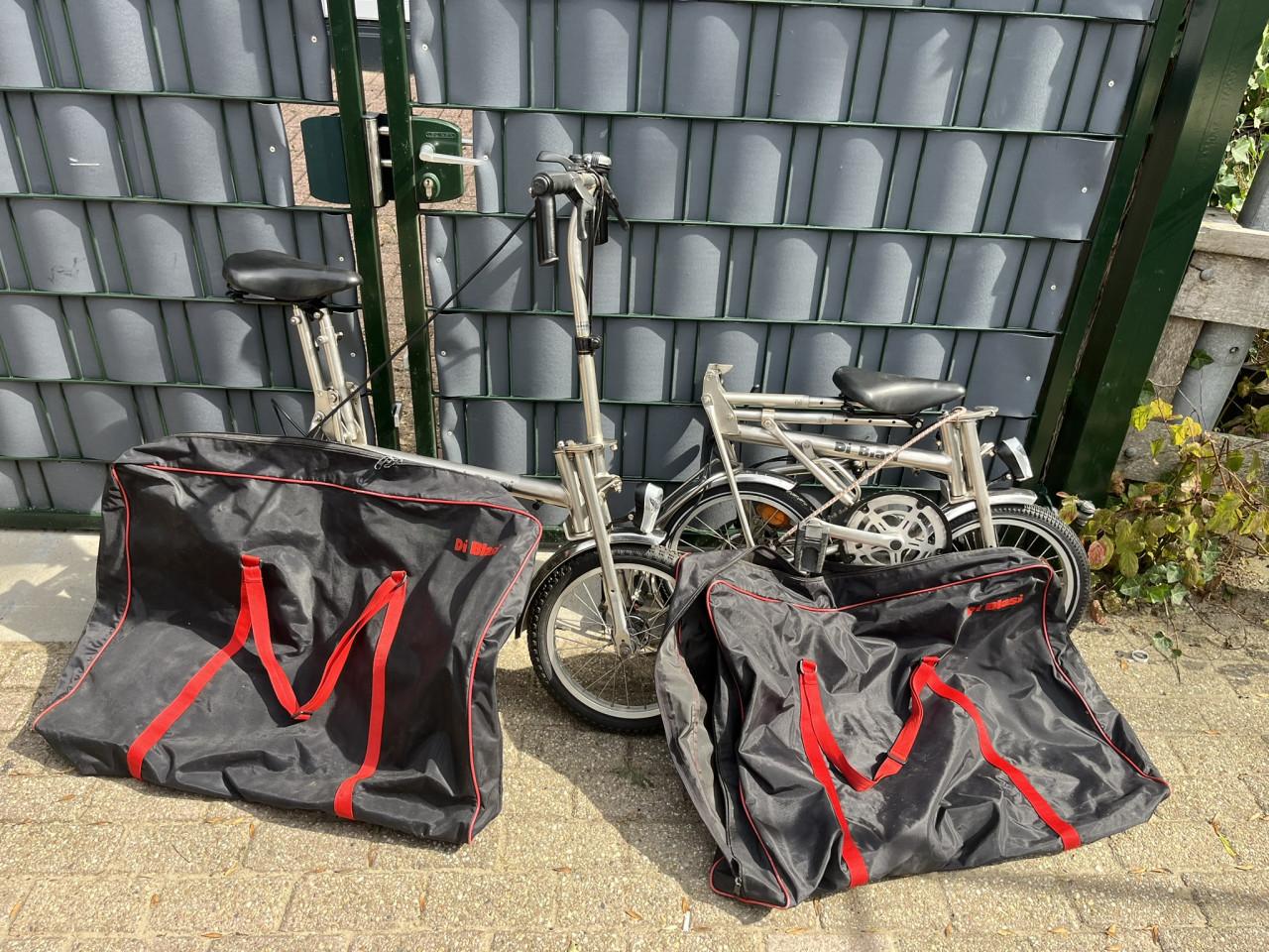 2 Vouwfietsen RVS Di Blasi R4S met tassen