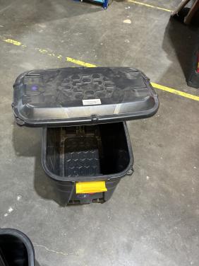 Afsluitbaar krat 40 diep en 75 x 30