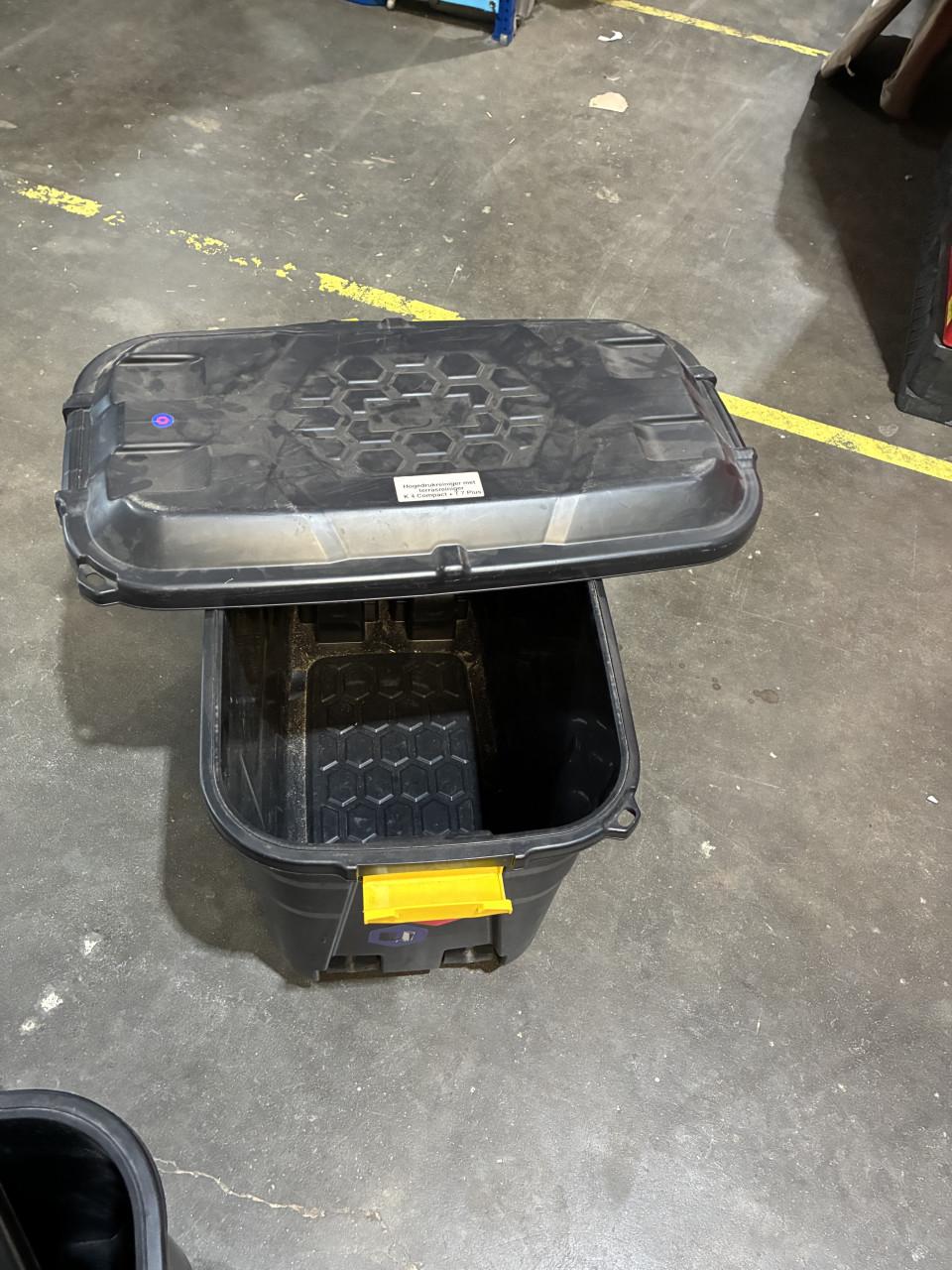 Afsluitbaar krat 40 diep en 75 x 30
