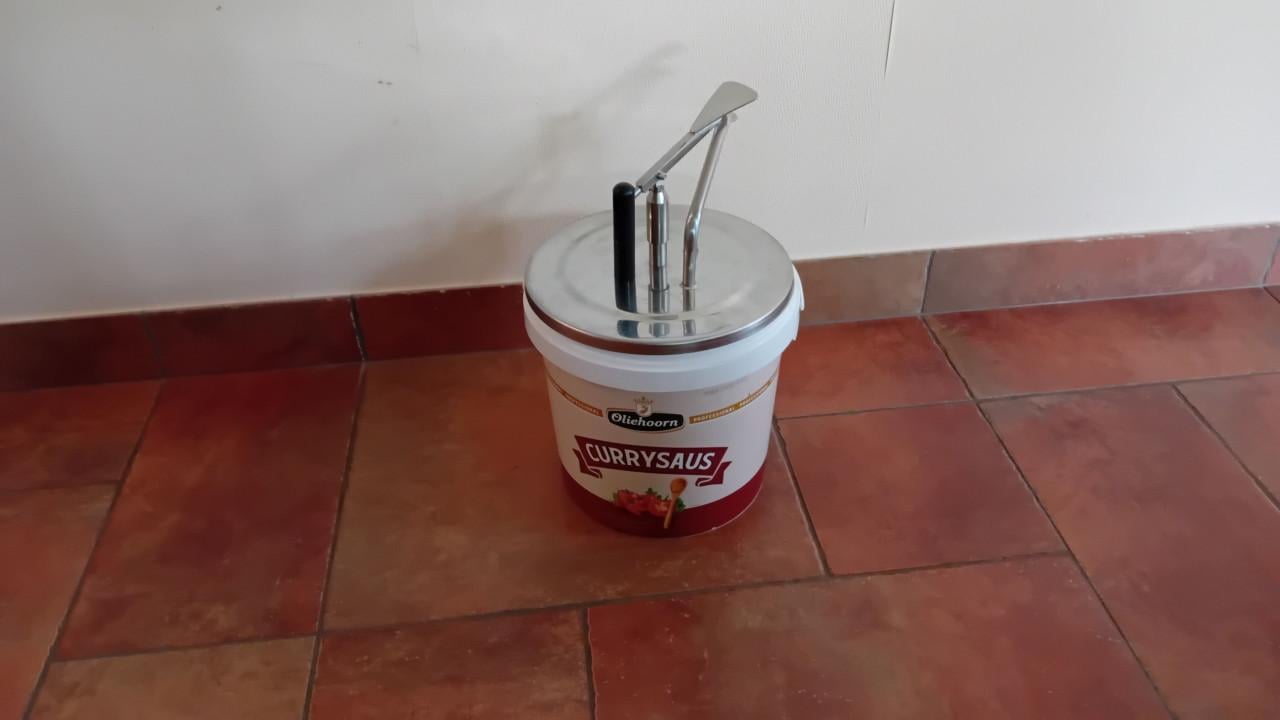 Hellmann's emmer dispenser