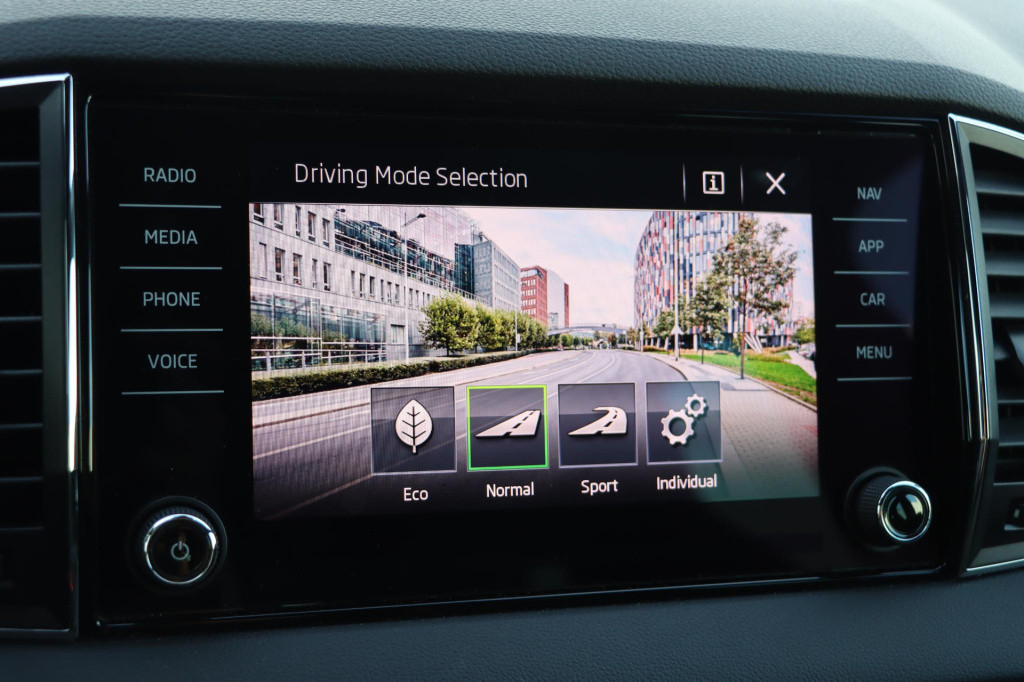 Skoda Karoq 1.5 tsi 150pk dsg sportline business