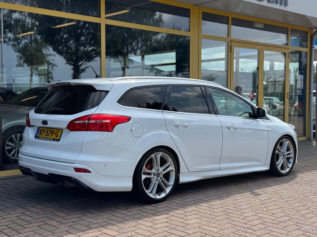 Ford Focus wagon 1.5 titanium edition