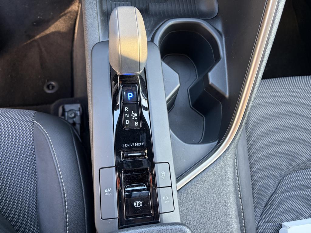 Toyota C-hr 1.8 hybrid 140 executive | trekhaak |