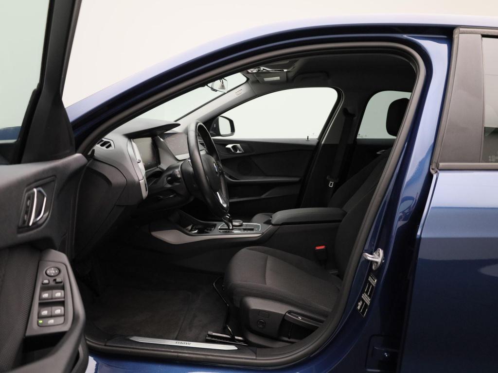 BMW 1 Serie 118i business edition | automaat | apple carplay / android auto
