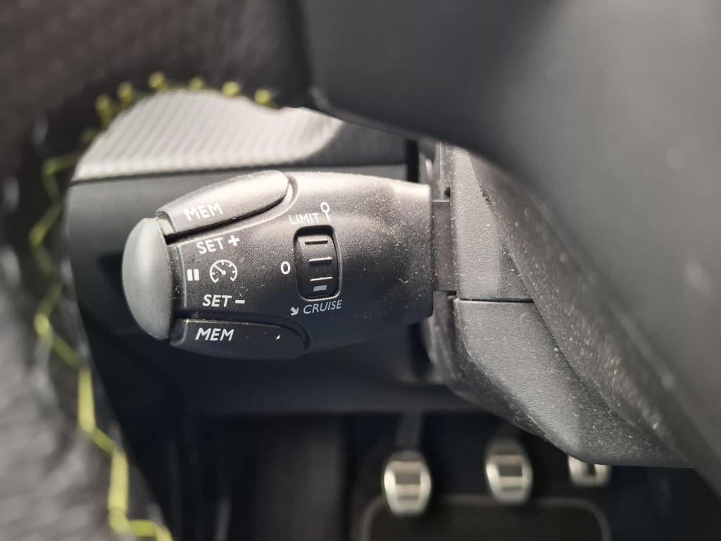 Peugeot 2008 suv 130 gt-line schuif-/kanteldak/cam/trekhaak