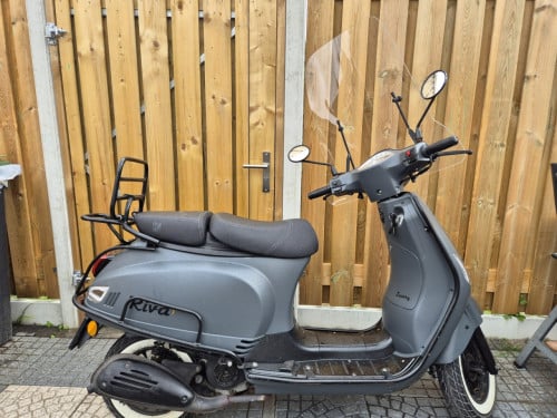 Scooter riva luxury