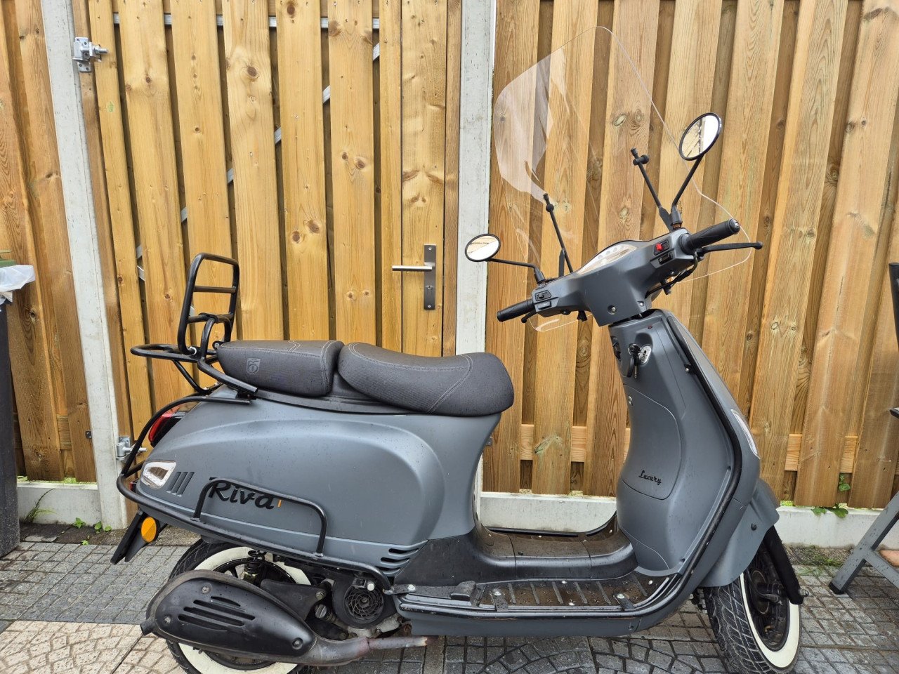 Scooter riva luxury