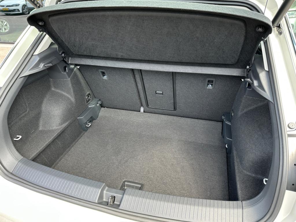 Volkswagen T-roc 1.5 tsi 150pk dsg style carplay | camera | keyless | elek.