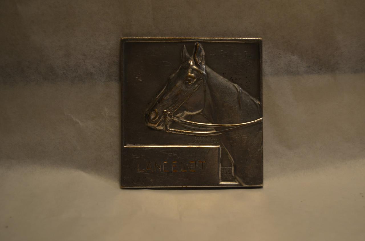 2 Penningen van dezelfde ontwerper/medailleur H. Heusers Paardensport