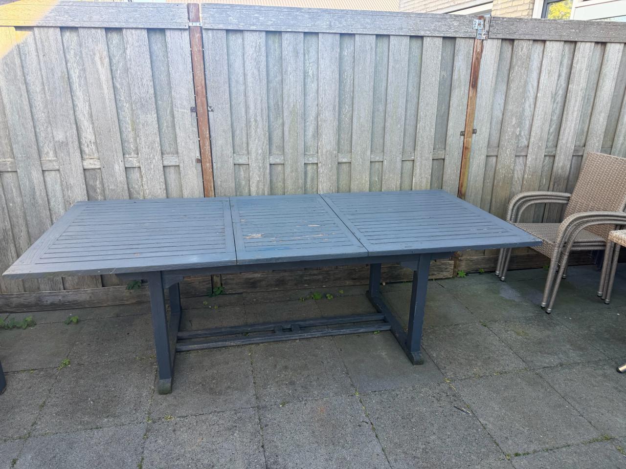 Grote tafel + ronde tafel GRATIS OPHALEN