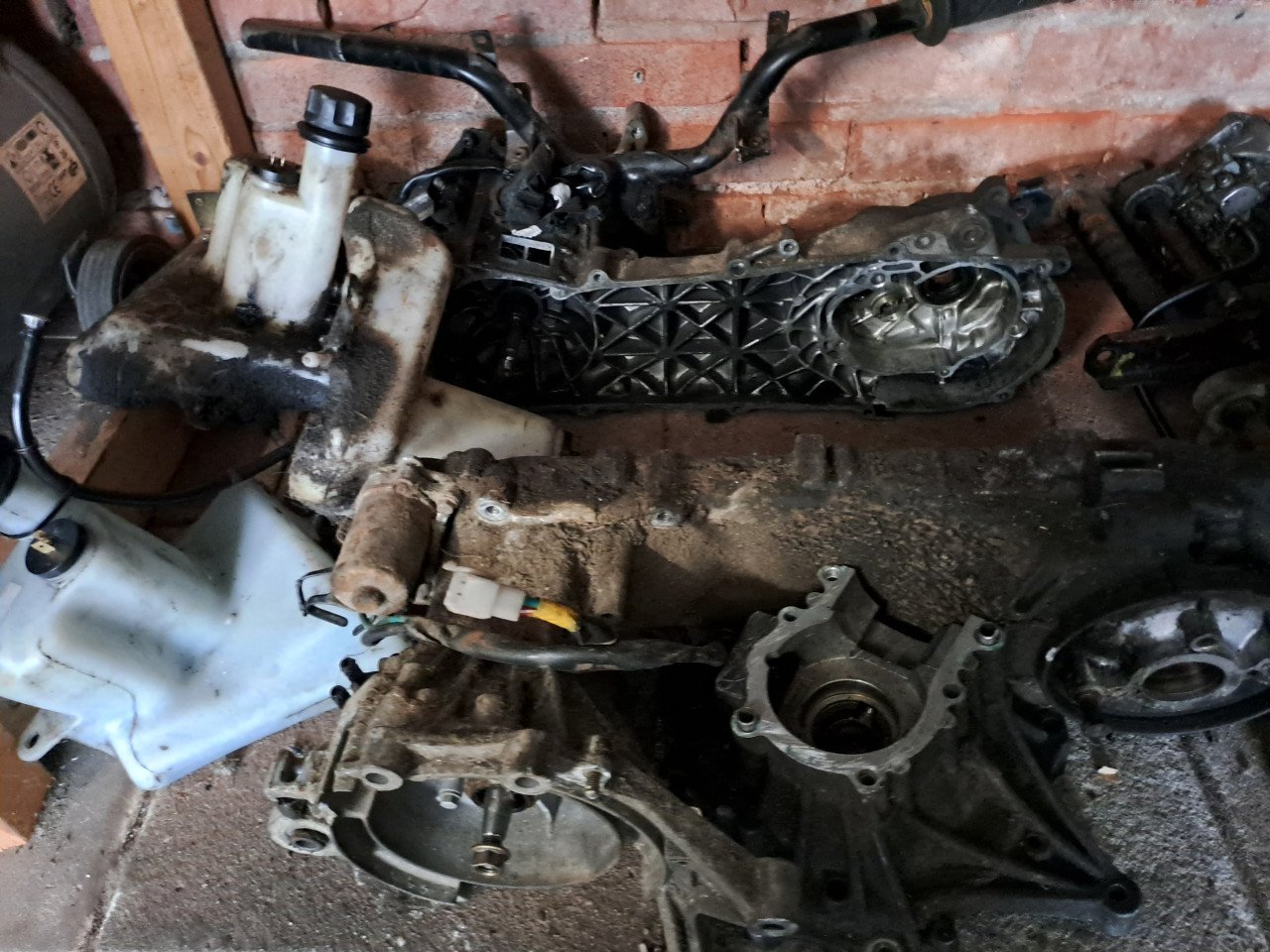 Te koop hele grote partij peugeot vivacity onderdelen