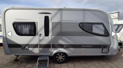 Caravan voortent met luifel