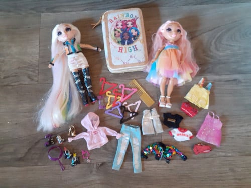 Poppen Rainbow high