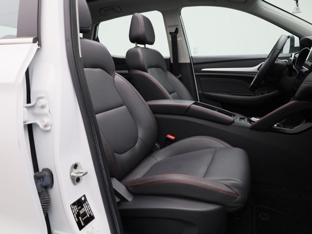 MG Zs Ev long range luxury 70 kwh | automaat | panoramadak | leder | naviga