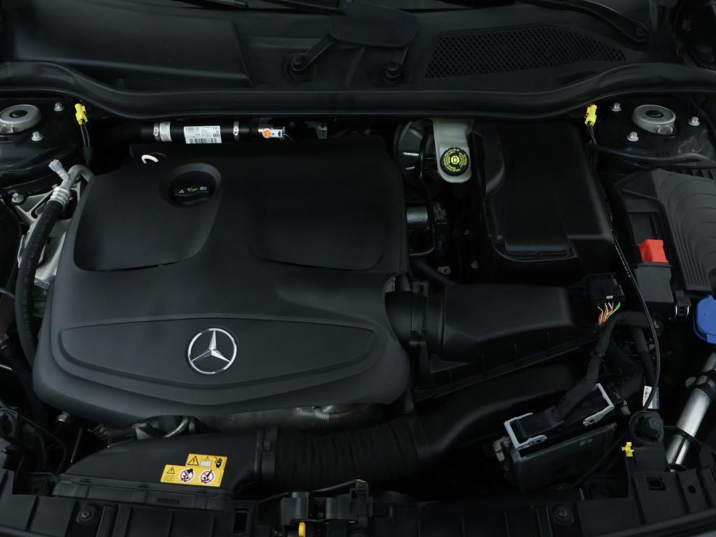 Mercedes-Benz Gla-klasse 180 business solution amg | cruise control | amg l