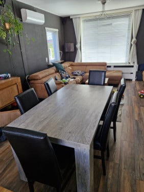 Gratis af te halen; eettafel en 6 stoelen