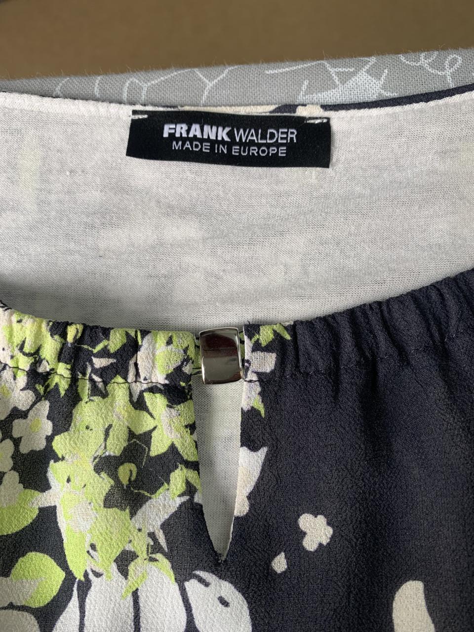 Dames blouse.   Frank Walder.