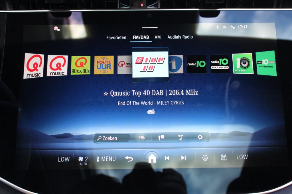 Mercedes-Benz E-Klasse 300 e amg line | superscreen | pano | burmester | 36