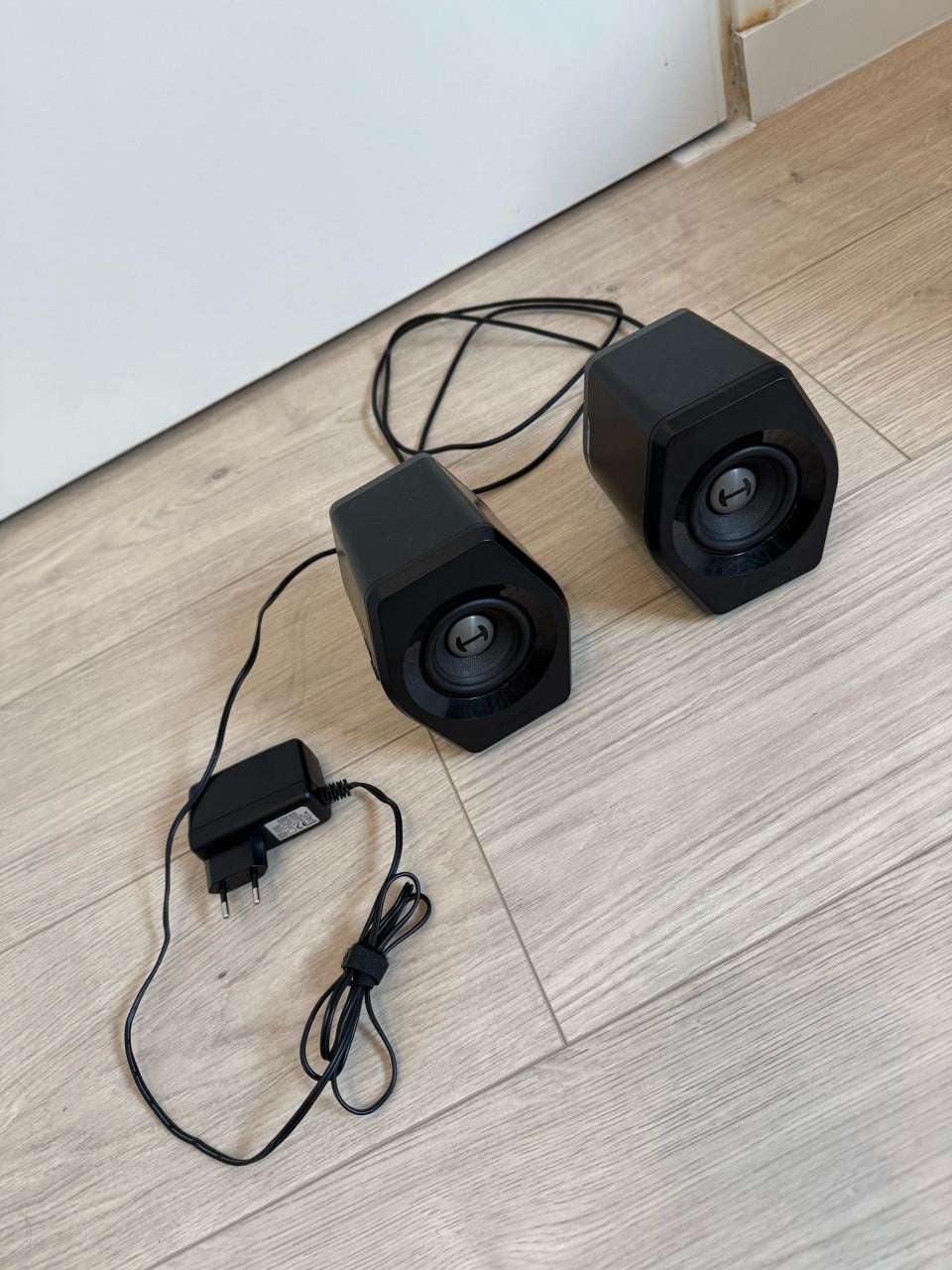 Game beeldscherm curved en speakers