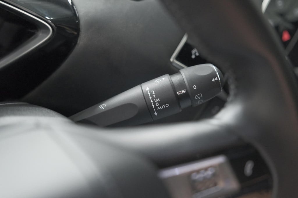 Ds Ds 3 crossback 50 kwh e-tense so chic | camera | dodehoekdetectie | head