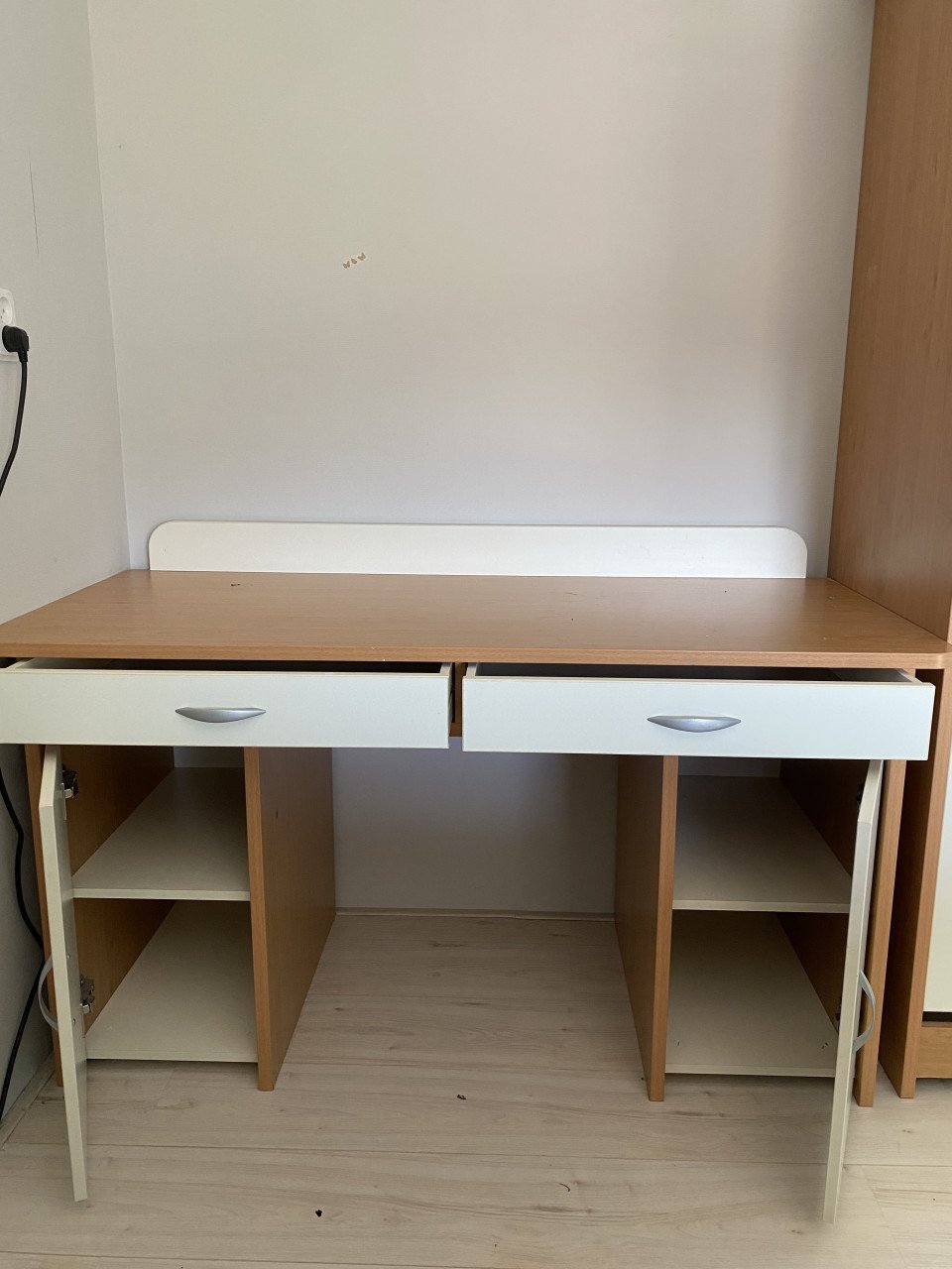 Kast en bureau