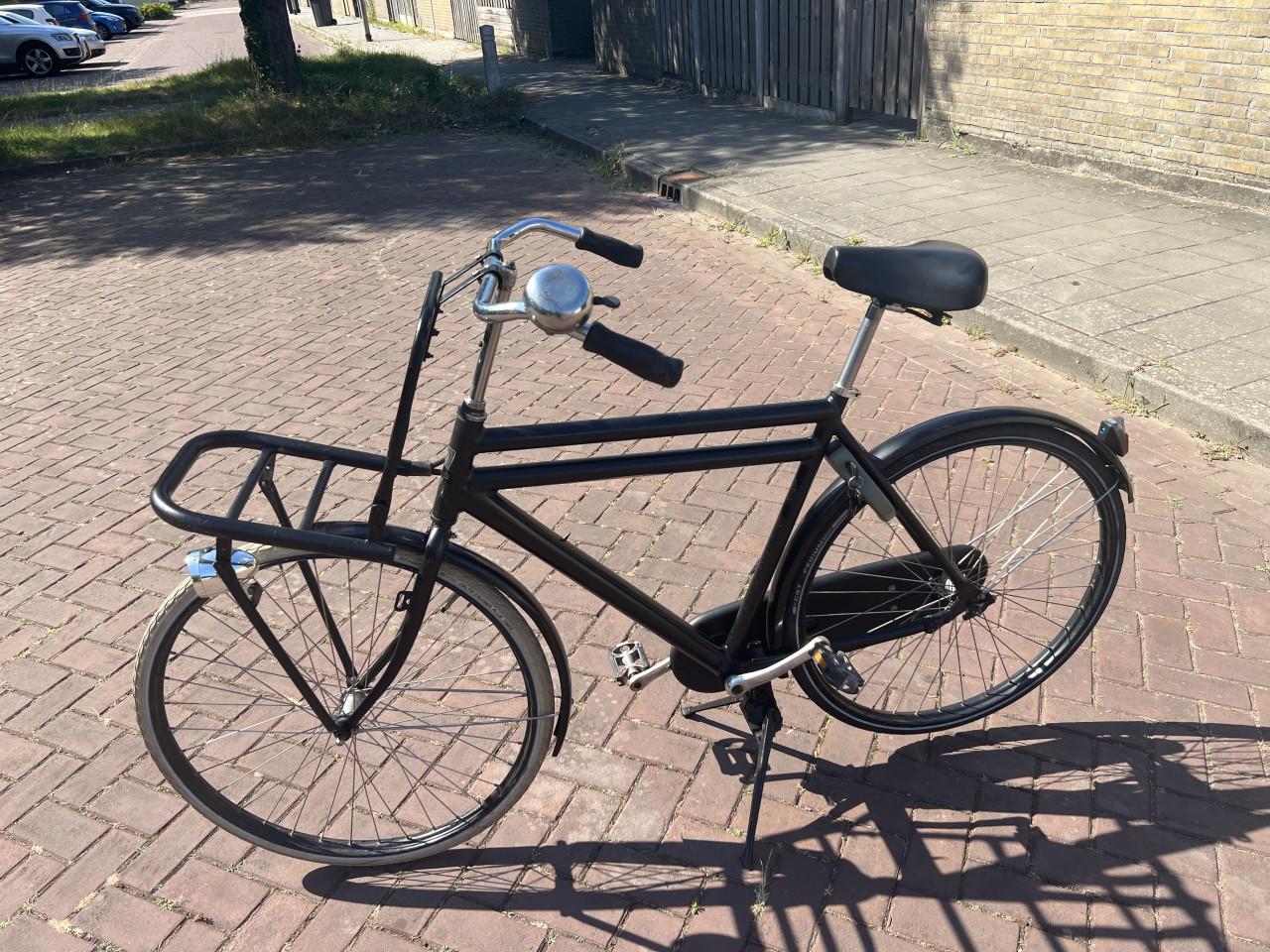 08 Zwartkleurige herenfiets “ Blacky 08 ”van her merk Sparta.
