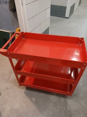 Materiaal wagentje op wielen