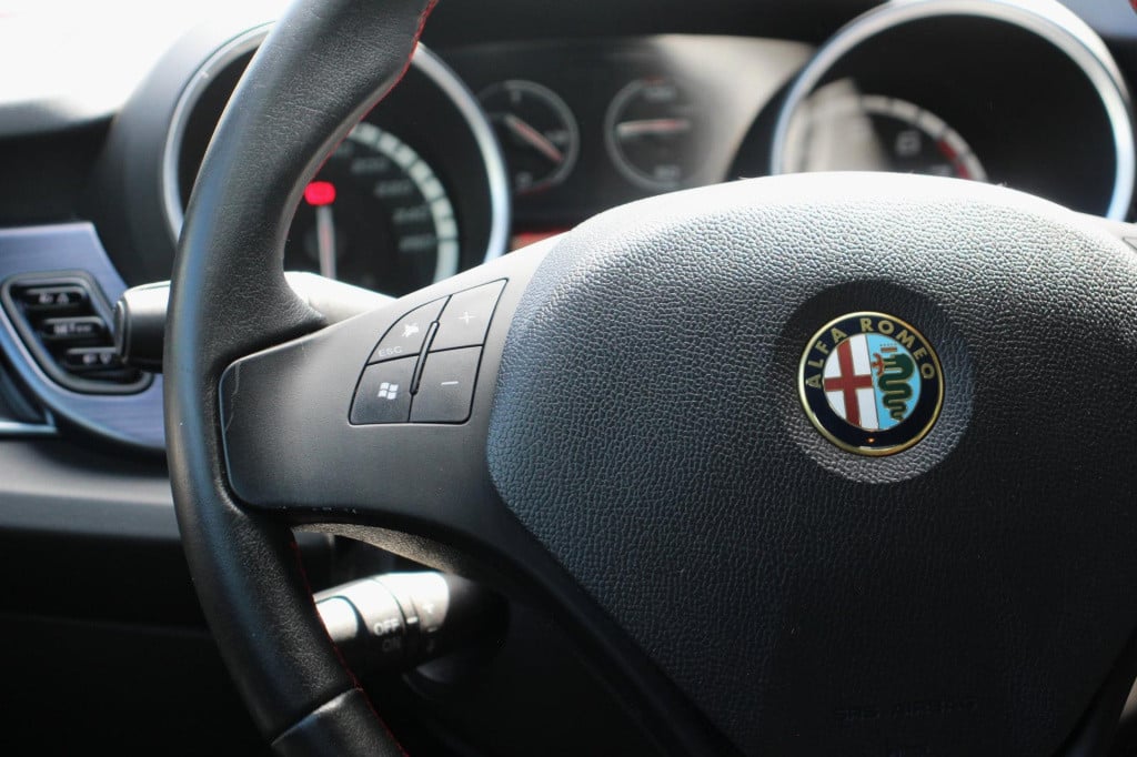 Alfa Romeo Giulietta 1.4 t turbo turismo - leder - cruise - clima - stoel v