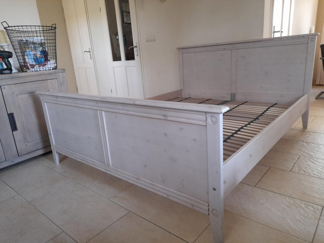 2 Persoons bed 160 x 200 (in goede staat )