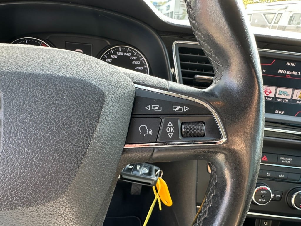 Seat Leon seat leon st 1.0 ecotsi style connect carplay camera dab+ led