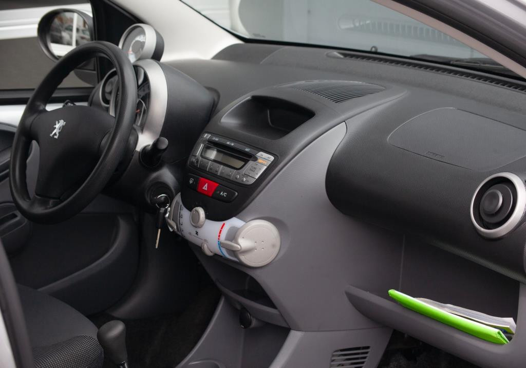 Peugeot 107 1.0-12v xs