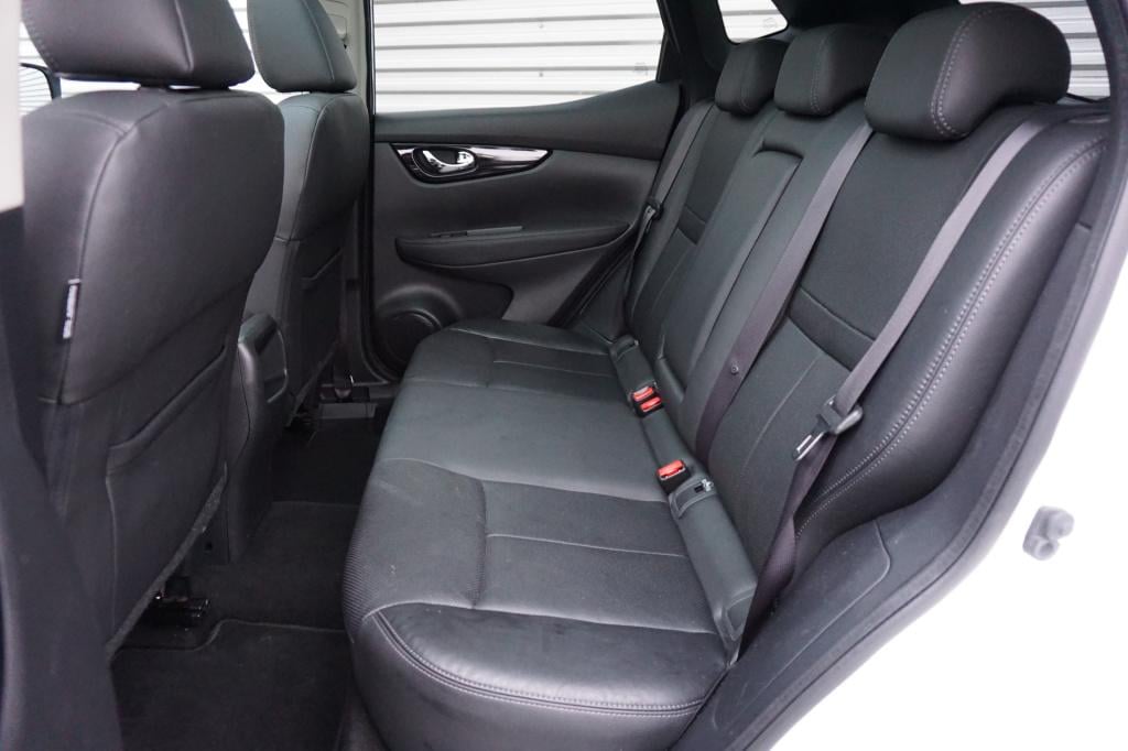 Nissan Qashqai 1.2 premier edition climate / navi / camera / dab / cruise /