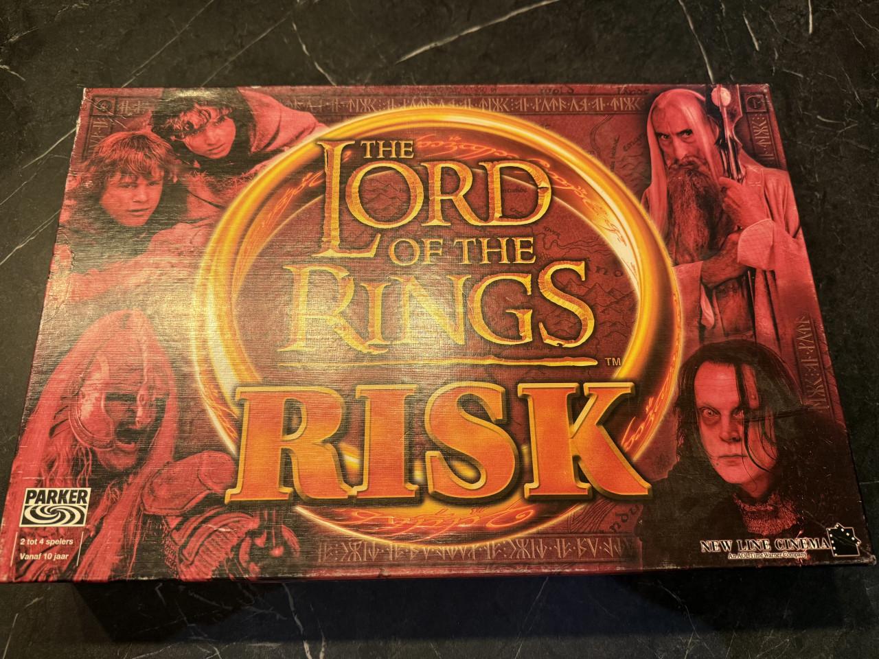 RISK Lord of the rings De strijd om de macht over Midden-Aarde  2-4 spelers