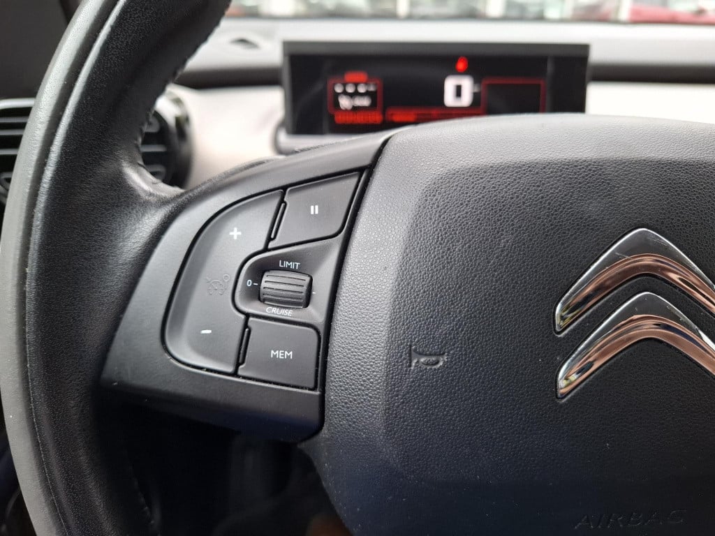Citroen C4 Cactus 1.2 vti shine clim/nav/cam/lmv