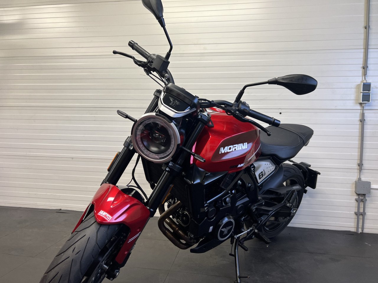 Moto Morini Seiemmezzo STR 650 nu €6999,- all in!