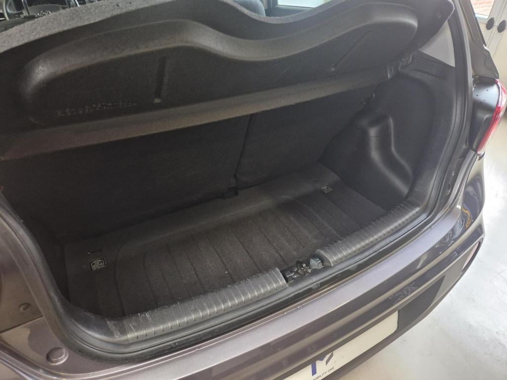 Hyundai I 10 1.0i comfort / stuur-stoel verwarming / 1e eigenaar / nieuwe k