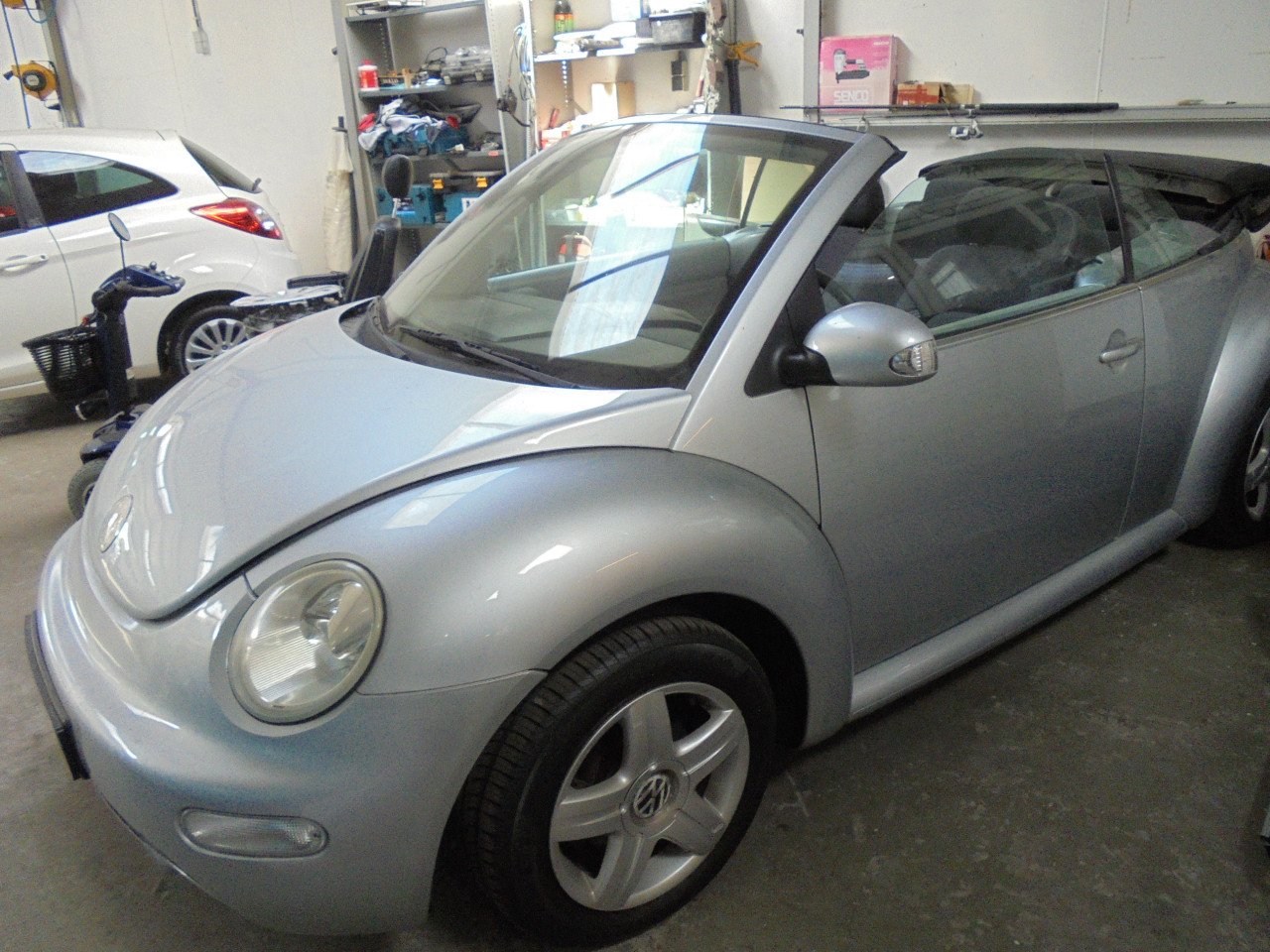 New Beetle Cabriolet 1.4 leuke auto €1650 ZO MEENEMEN wij nemen afschijdt