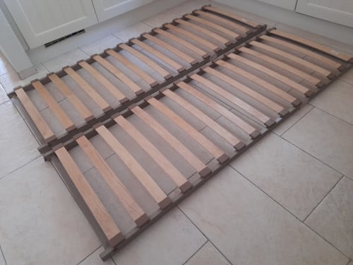 Lattenbodems  70 x 200  ( in goede staat )