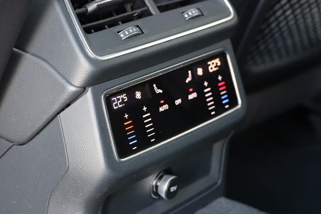 Audi A6 avant 50 tfsi e quattro design 299pk s-tronic