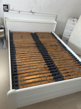 Wit 2 persoonsbed te koop!