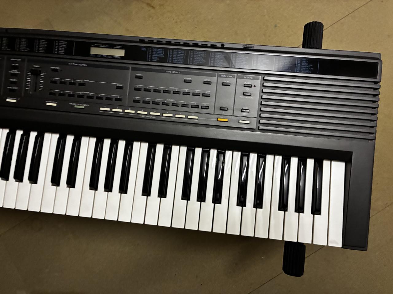Roland Synthesizer uniek