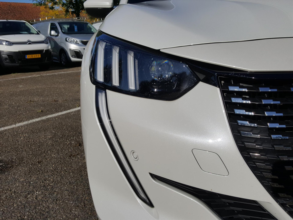 Peugeot 208 allure 1.2 pt-100pk navigatie | 3d-cockpit | cruise & climate |