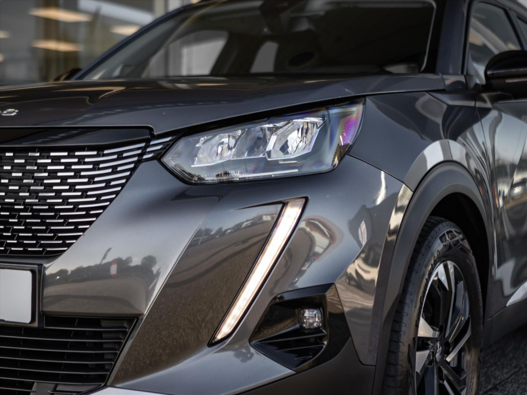 Peugeot 2008 1.2 puretech 130pk allure pack | navigatie | trekhaak | camera