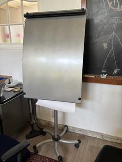Lockers geel /flip-overs/ handsanitair standaard/Lundia planken